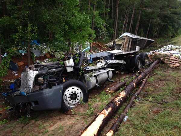 Three People Killed in Truck Accident on I-26 in Orangeburg | Goings
